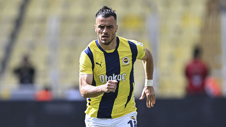 Fenerbahçe ile Jose Mourinho, transferde karşı karşıya İkisi de eski yıldızının peşinde...