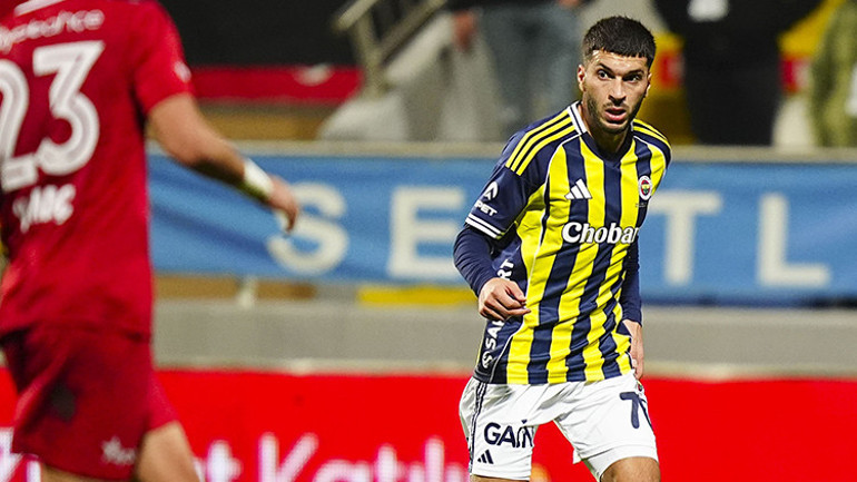 Trabzonspor, yeniden Fenerbahçenin yıldızına talip