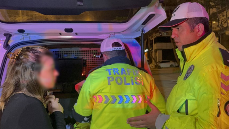 Ehliyeti iptal edildi, Beni çekmeyin, avukatım diye seslendi