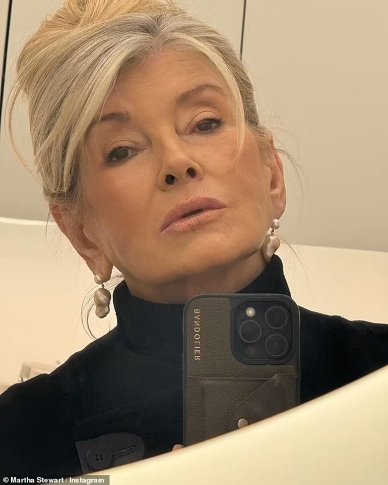 Sıfırdan başlayıp milyarder olmayı başarmıştı… 84 yaşındaki ünlü sunucu uçağı ve yatı olan sevgili arıyor…