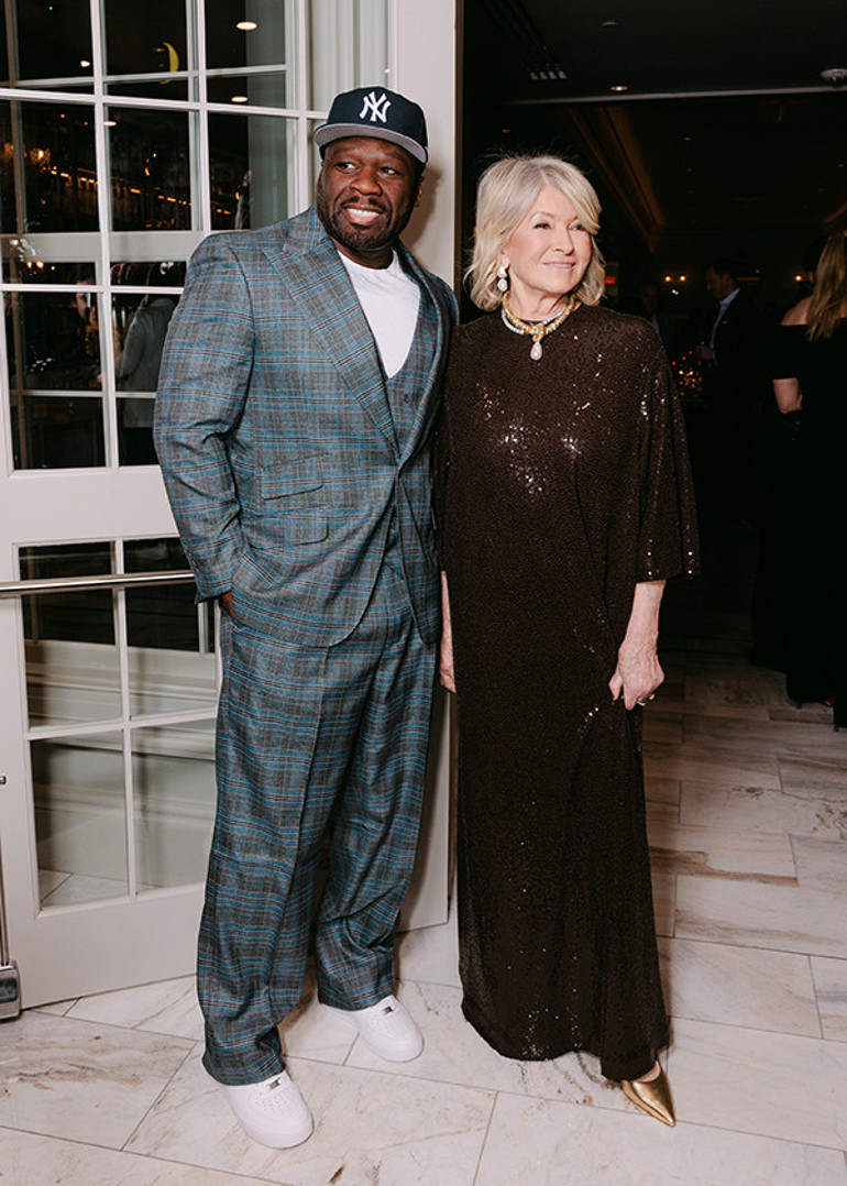 Sıfırdan başlayıp milyarder olmayı başarmıştı… 84 yaşındaki ünlü sunucu uçağı ve yatı olan sevgili arıyor…