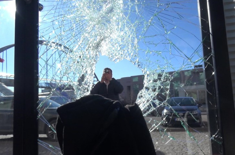 Bunu yapan bir eczanecı Ayçiçek yağı ile dehşet saçacaktı, yoldan geçen vatandaşın uyarısı durdurdu