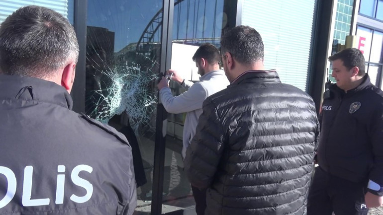 Bunu yapan bir eczanecı Ayçiçek yağı ile dehşet saçacaktı, yoldan geçen vatandaşın uyarısı durdurdu