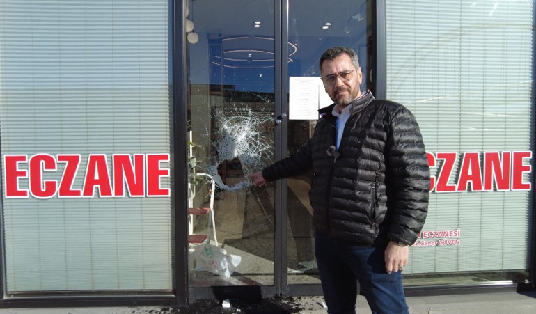 Bunu yapan bir eczanecı Ayçiçek yağı ile dehşet saçacaktı, yoldan geçen vatandaşın uyarısı durdurdu