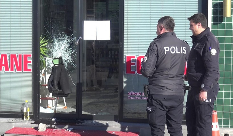 Bunu yapan bir eczanecı Ayçiçek yağı ile dehşet saçacaktı, yoldan geçen vatandaşın uyarısı durdurdu
