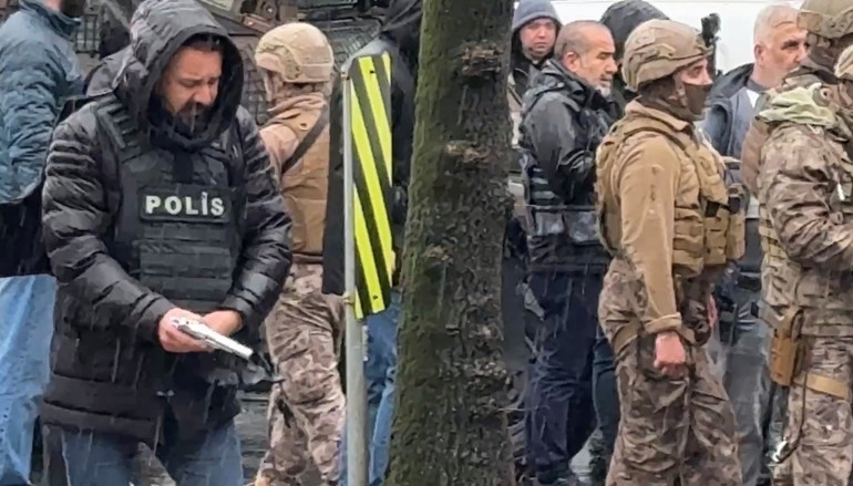 Beşiktaşta bankada dehşet Soygun ihbarı yapıldı gerçek başka çıktı