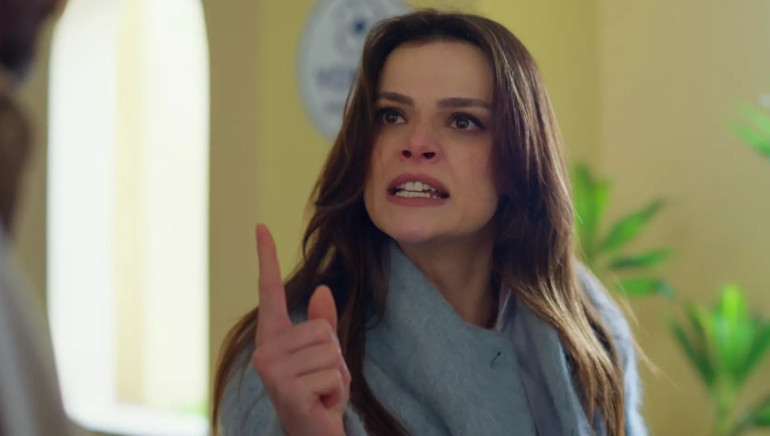 Uzak Şehirin 55. bölümünde neler oldu Alya yıkıldı... Meryem ile Cihan el ele