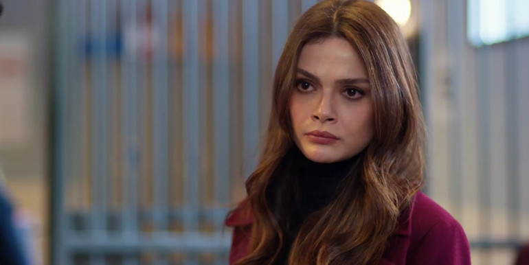 Uzak Şehirin 55. bölümünde neler oldu Alya yıkıldı... Meryem ile Cihan el ele