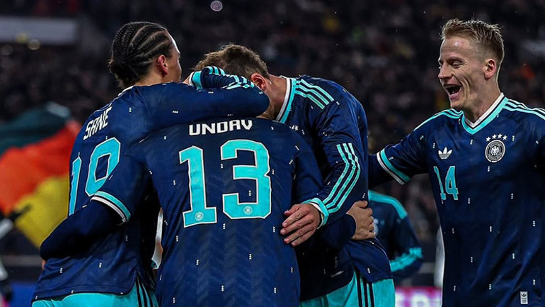 Almanyada Leroy Sane krizi Oyuna girerken yuhalandı, Nagelsmann taraftara tepki gösterdi