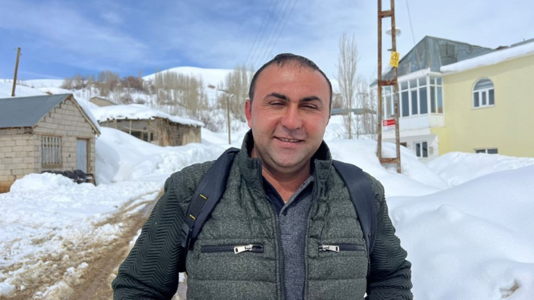 Nisan ayı geldi ama kış bitmiyor Evler kara gömüldü, yükseklik 2 metreyi aştı