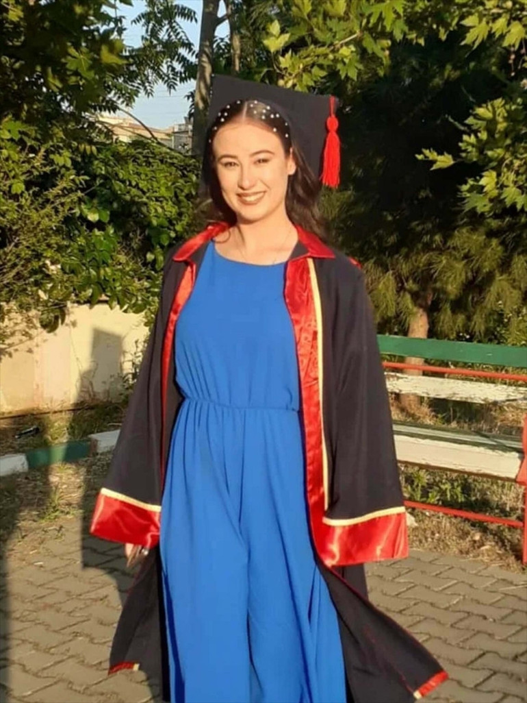 Manisada vahşet Boşanma aşamasındaki eşi ile ailesinin yaşadığı evi bastı: 1i çocuk 4 kişiyi katletti