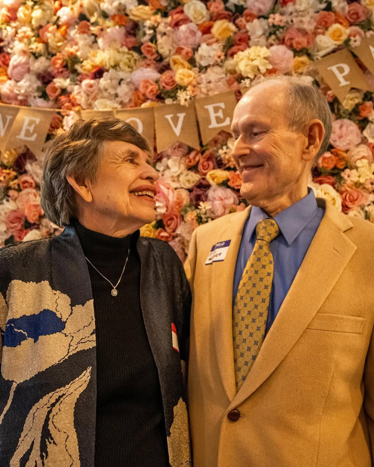 En sonunda annesini de meşhur etti… Mutluluktan havalara uçuyor… ‘Benim olduğum bölümler çok izleniyor kızım’