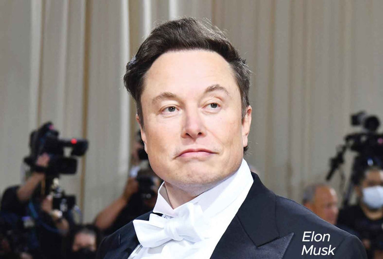 Baba Musk uzay projeleri getirmiş