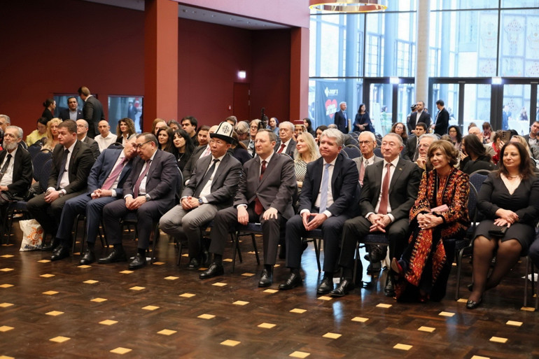 Berlin’de Nevruz şenliği