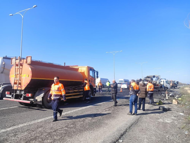 Son dakika... Ankarada feci kaza: 5 kişi hayatını kaybetti