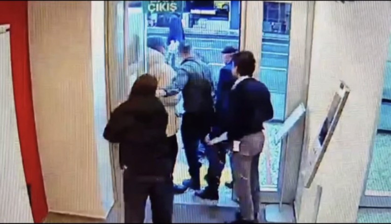 İşten çıkarılan güvenlik görevlisi bankada dehşet saçmıştı Beşiktaştaki korku dolu anlar kamerada