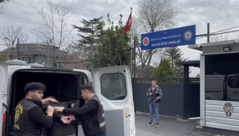 İşten çıkarılan güvenlik görevlisi bankada dehşet saçmıştı Beşiktaştaki korku dolu anlar kamerada