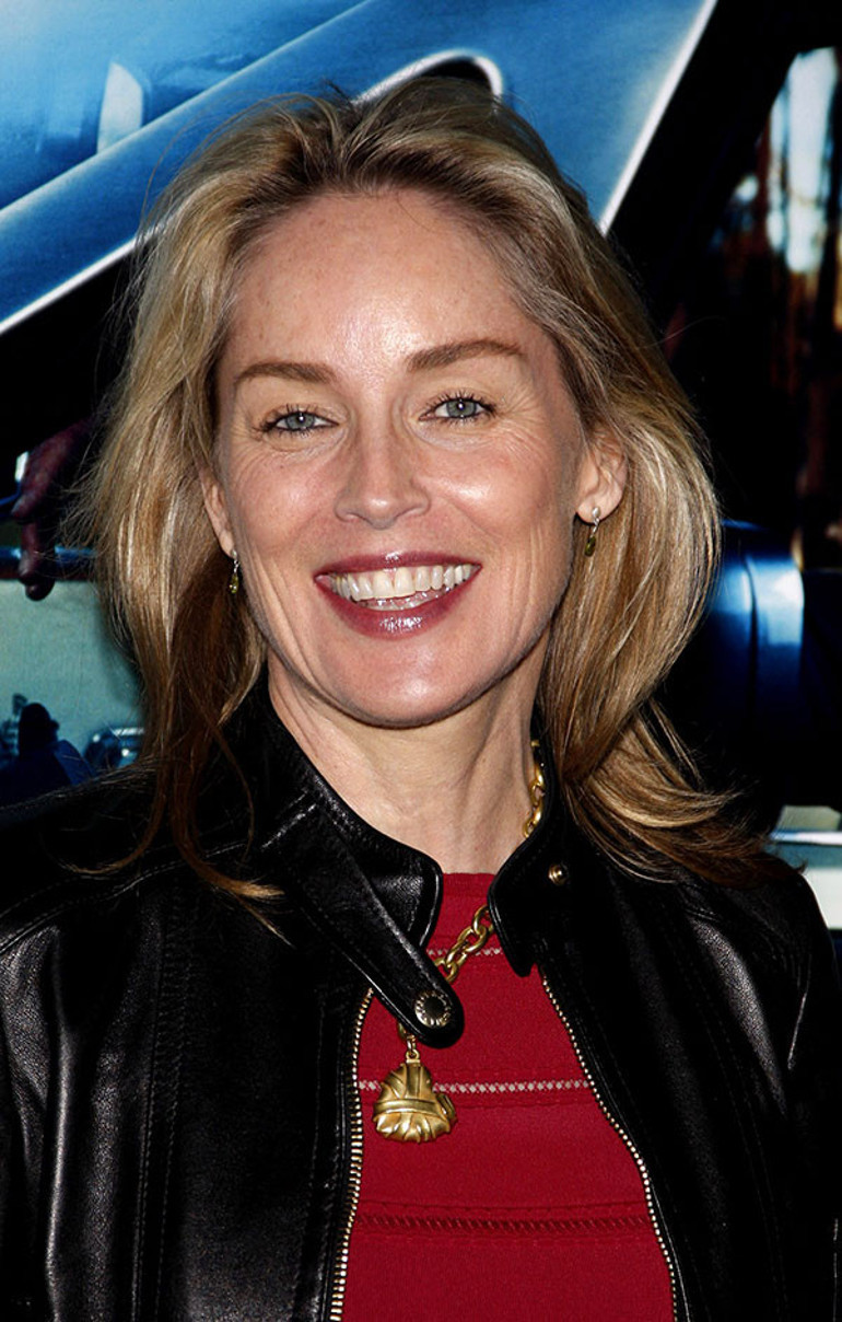  Açık sahneleri ileri sarıyorum