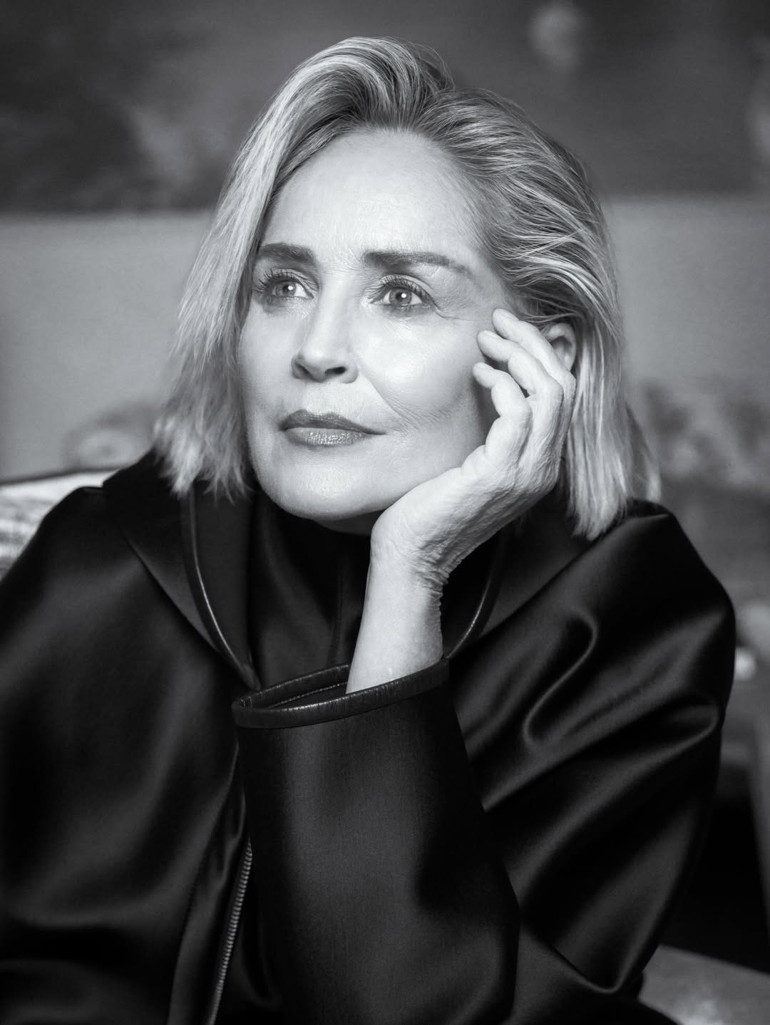  Açık sahneleri ileri sarıyorum