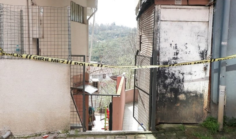 Sarıyerde toprak kayması sonrası tahliye: Göçebe hayatına döndük