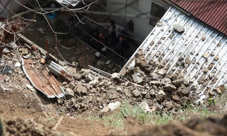 Sarıyerde toprak kayması sonrası tahliye: Göçebe hayatına döndük