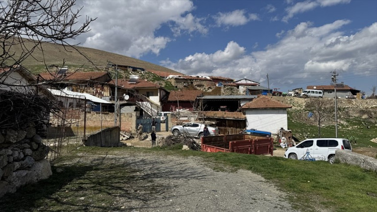  Baba ile oğlu silahla öldürüldü