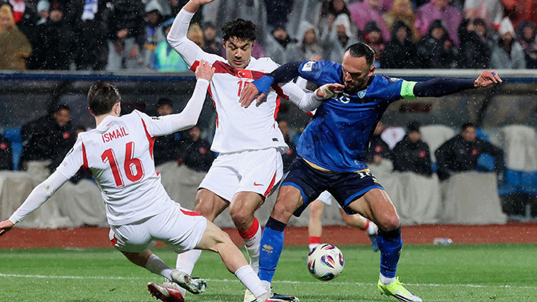 Kosova-Türkiye maçı sonrası Vedat Muriqi ateş püskürdü Maçı satacağımı düşünüyorsan Allah seni kahretsin