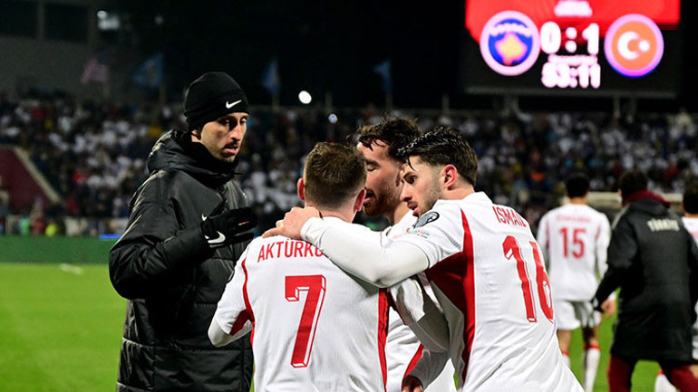 Kerem Aktükoğlundan Kosovalılara tepki