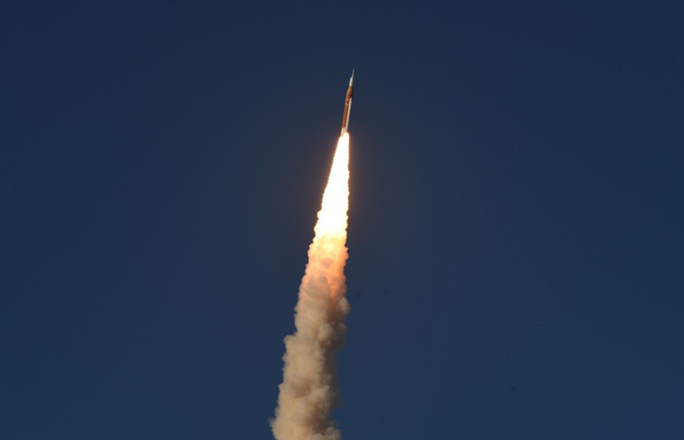 NASA, Artemis II görevi kapsamında Orion uzay aracını Aya fırlattı