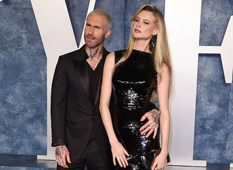  Sadakatsiz kocasının telefonunu her gün denetliyor...