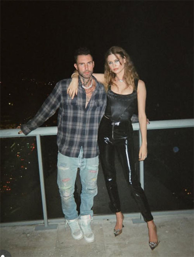  Sadakatsiz kocasının telefonunu her gün denetliyor...