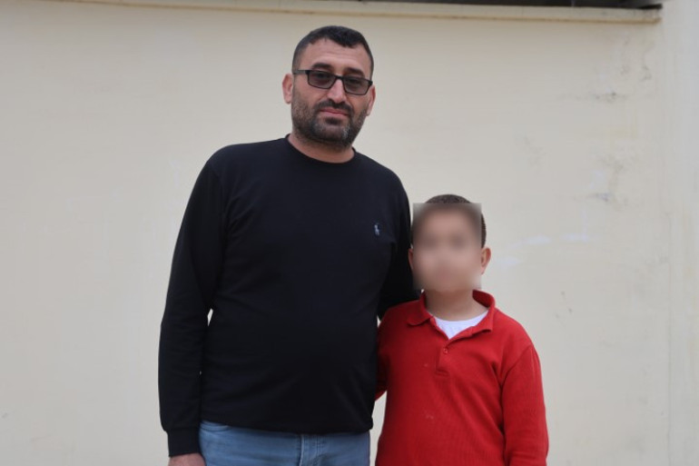  3 çocuk, akranı olan çocuğa sokak ortasında travma yaşattı