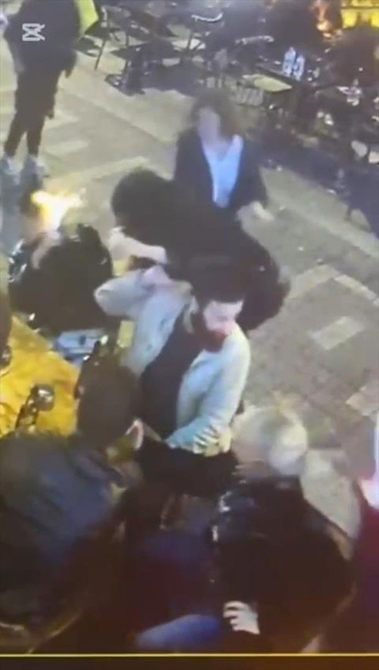  Saçlarını yakma isteği doğdu