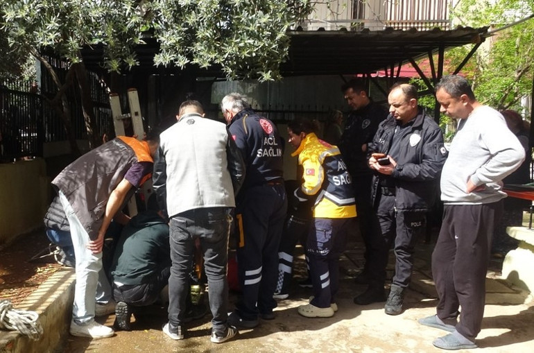 10 yaşındaki çocuk üstü açık unutulan foseptik çukuruna düştü, annesinin feryatları yürek dağladı