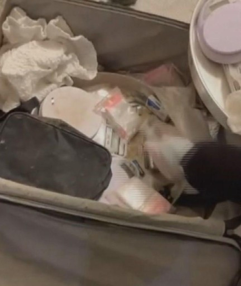 Esenyurtta bir evde adeta cephanelik çıktı… El ve gaz bombası da ele geçirildi