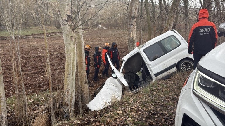 Kanser hastası babasını tedaviye götürüyordu | Feci kazada 3 kişi hayatını kaybetti