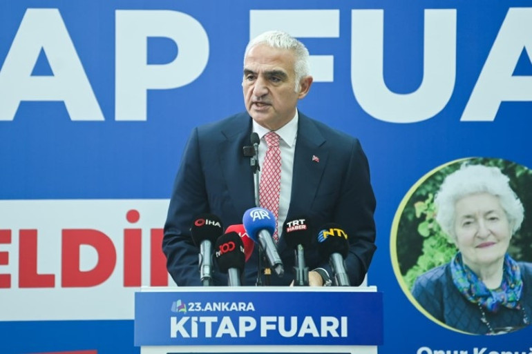 Bakan Ersoy: 1.300 halk kütüphanesiyle 800 bin metrekareye ulaşarak rekor kırdık