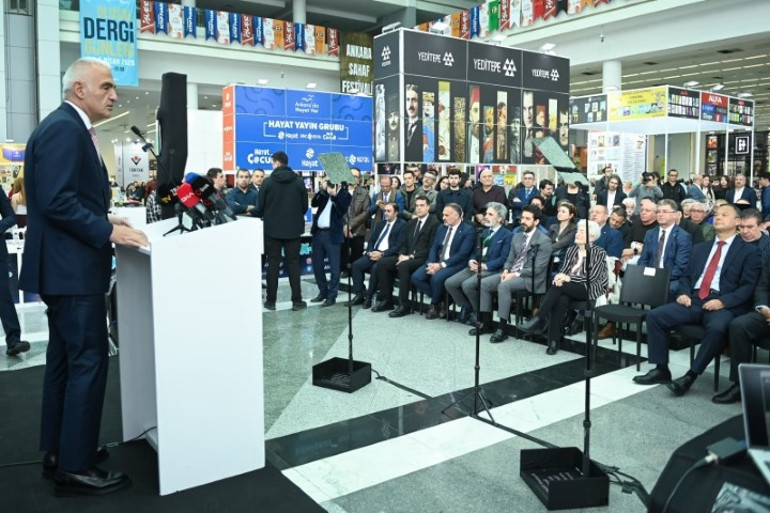 Bakan Ersoy: 1.300 halk kütüphanesiyle 800 bin metrekareye ulaşarak rekor kırdık