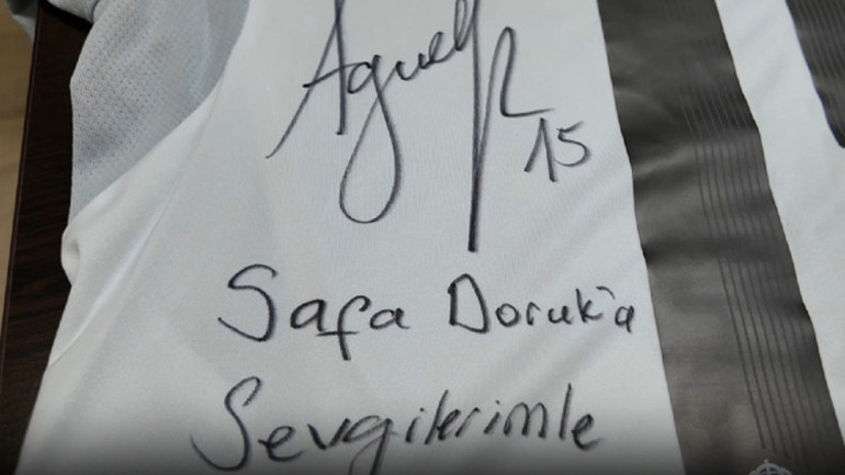 Rizeli Safa, Cumhurbaşkanı Erdoğandan istediği imzalı Arda Güler formasına kavuştu