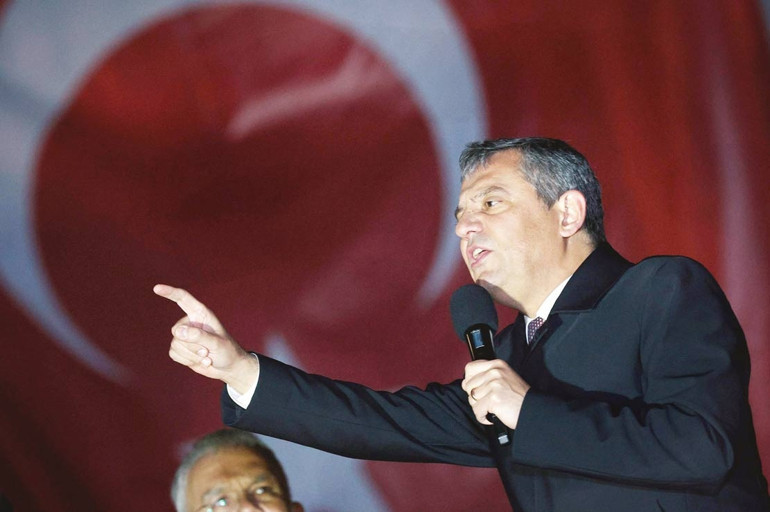 Millet kimi seçerse görev ondadır