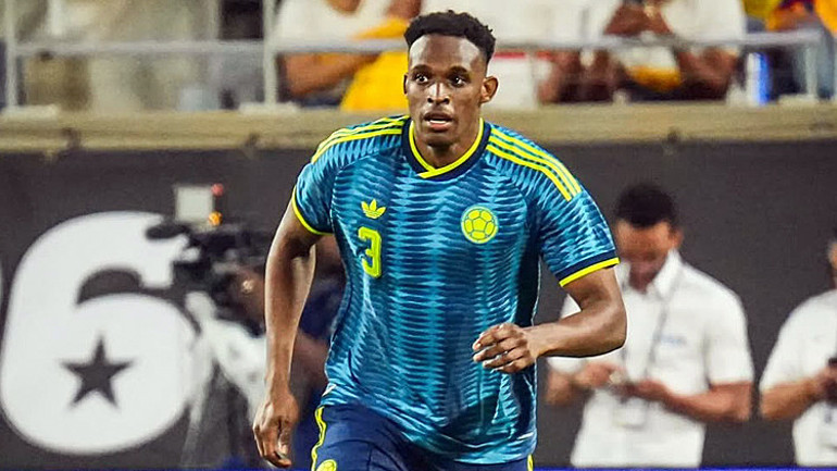 Fenerbahçe ve Galatasaray, 25 milyon euroluk stoper için karşı karşıya geldi