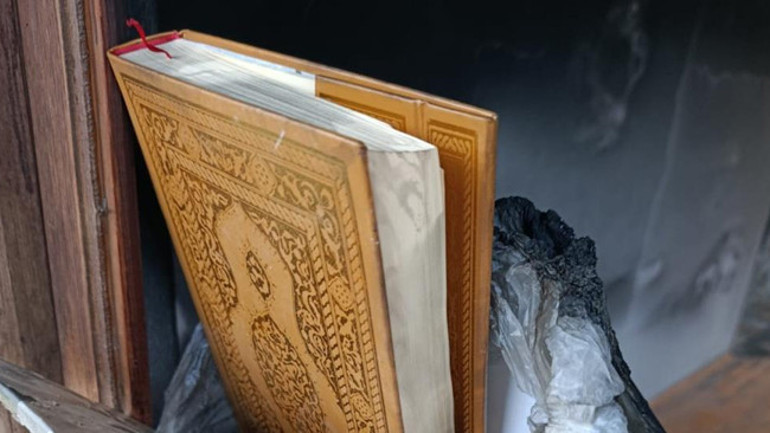  Her şey kül oldu, bir tek o yanmadı