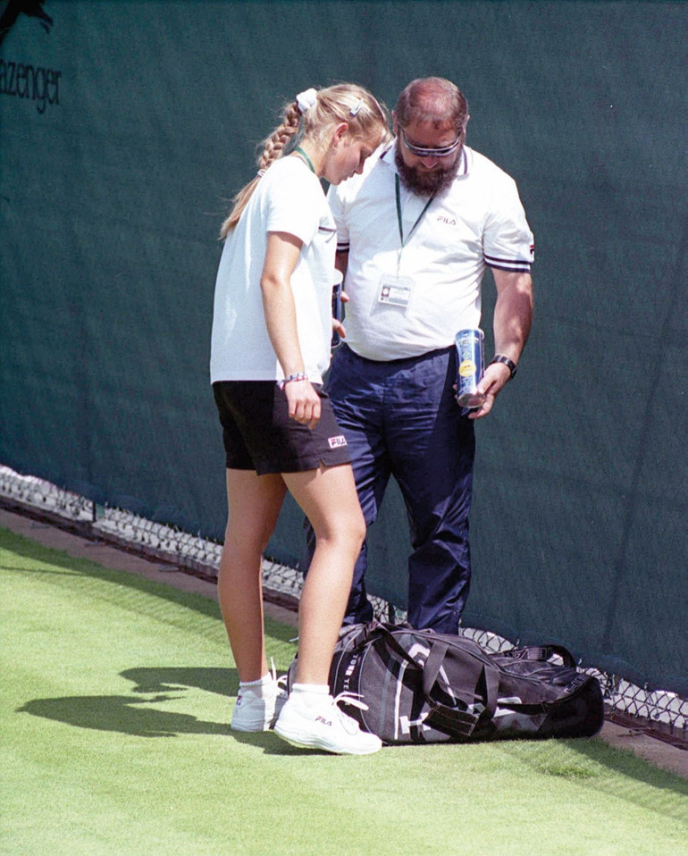 Aileden menajer olur mu