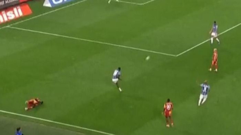 Trabzonspor-Galatasaray maçında Barış Alper Yılmaz kırmızı kart görmeli miydi Hakemler açıkladı