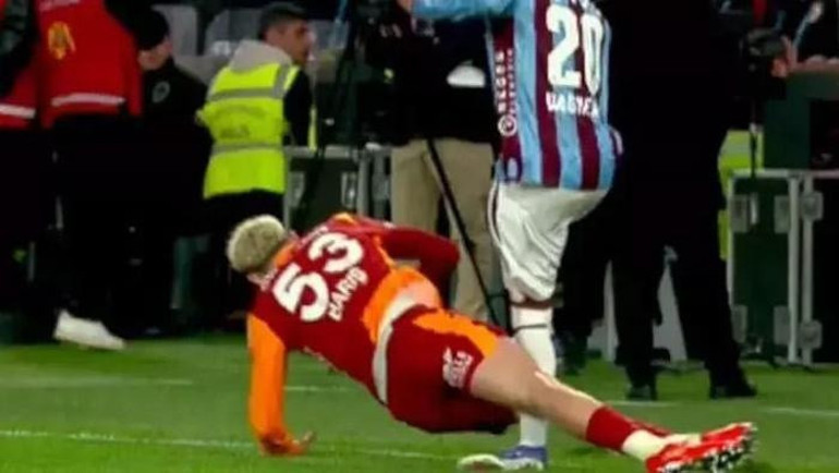 Trabzonspor-Galatasaray maçında Barış Alper Yılmaz kırmızı kart görmeli miydi Hakemler açıkladı
