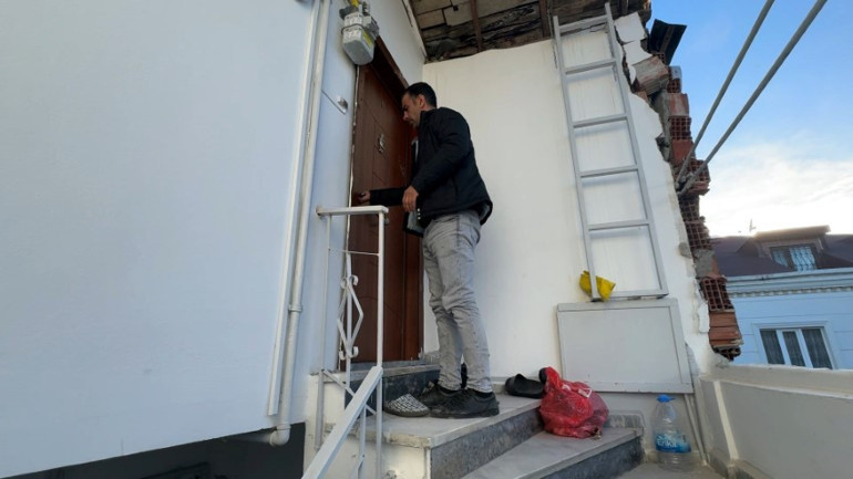  Üst kata vurduğu gibi hepsi aşağı indi