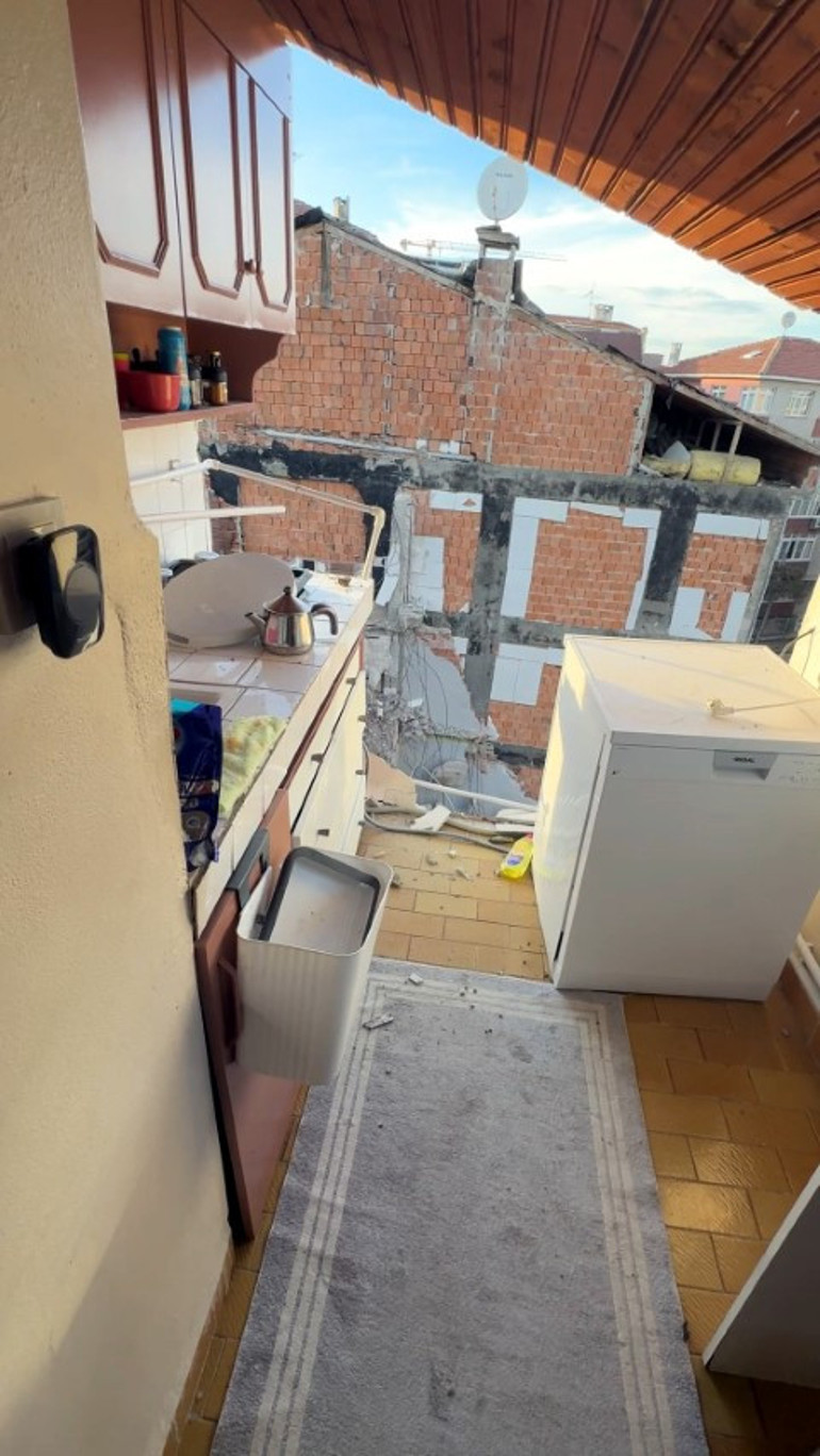  Üst kata vurduğu gibi hepsi aşağı indi