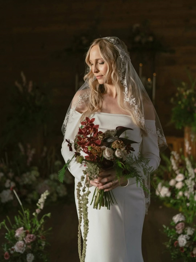 Dizi aşıkları evlendi Çocuğu düğünden sonra doğsun diye nikah masasına karnı burnunda oturdu