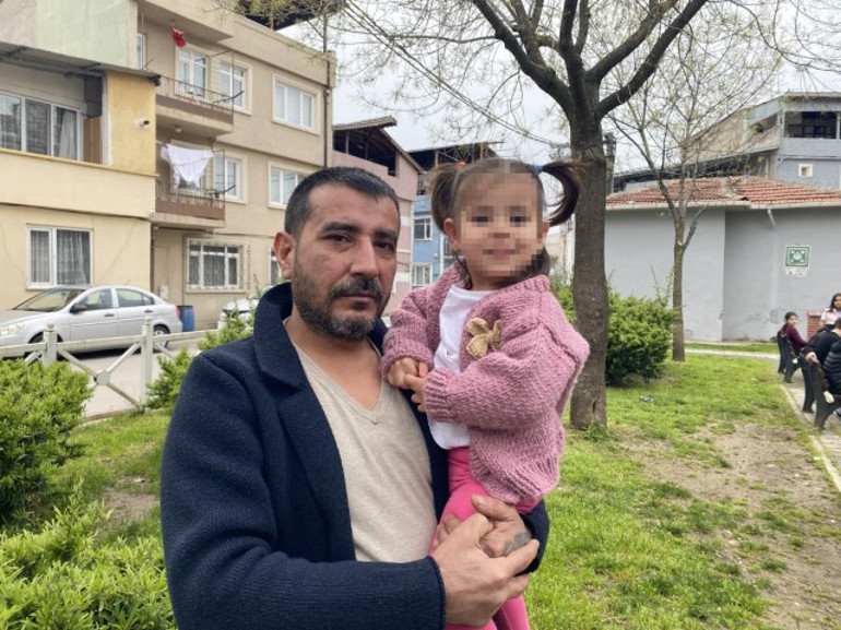 Parktaki bitki küçük çocuğu hastanelik etti