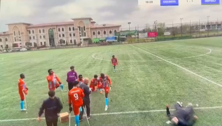 Maç esansında kalp krizi geçiren teknik direktör hayatını kaybetti